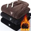 Pantalones cálidos, versátiles y modernos para hombre, con forro de polar, engrosados y de pierna cónica, perfectos para otoño e invierno, con un corte holgado que estiliza la figura, hechos de pana, adecuados para uso casual