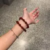 Pulseira de Agata Vermelha Natural Estilo Zhao Lusi com Fio Elástico Pulseira de Laço Único para Mulheres Joia Nicho Empilhável Clareadora