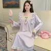 Pijama de Mujer Otoño e Invierno con Terciopelo Alemán de Manga Larga, Estilo Dulce de Princesa, Talla Grande 110 kg para Mujeres con Curvas, Adecuado para Ropa de Casa y se Puede Usar Afuera
