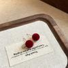 Pendientes de Aguja de Plata de Terciopelo Rojo Vino para Mujer Pendientes Retro de Estilo Hong Kong Elegantes de Alta Gama Otoño e Invierno Pendientes Nicho de Lujo Ligero