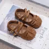 Sapatos de Couro para Meninas de 6-12 Anos Estilo Outono 2026 Sapatos Mary Jane Artísticos Retrô Sapatos de Princesa com Solado Macio para Crianças Sapatos Individuais para Crianças Pequenas