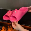Chinelos de sola grossa DIY flores para sapatos femininos de verão resistentes ao desgaste banheiro casal antiderrapante casa desenho animado à prova de odor sandálias da moda