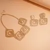 Collar Cuadrado Hueco Plegado Transfronterizo Europeo y Americano, Cadena para Clavícula de Moda Personalizada, Juego de Pendientes y Collar de Lujo Ligero de Gama Alta
