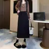 Saia bodycon elegante de veludo cotelê de comprimento médio e cintura alta para mulheres, saia emagrecedora espessa para outono e inverno com fenda, design em linha A