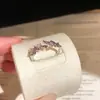 Anel vintage de zircônia de luxo leve em formato de coração vazado, estilo minimalista, anel aberto personalizado para o dedo indicador, joia versátil estilo coreano ins
