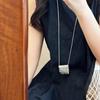 Nuevo collar de bolso tejido cuadrado de red roja con cadena de clavícula con temperamento Joker, joyería de alta gama al por mayor
