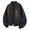 Jaqueta vermelha estilo americano para homens, coleção de outono, silhueta curta, gola alta, jaqueta bomber de corte solto, cleanfit, marca moderna, peça de sobreposição estilosa e descolada