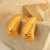 Pendientes vintage de acero inoxidable chapados en oro de 18 quilates con diseño de espiral irregular, de moda europea y americana, pendientes plisados de acero y titanio para mujer.