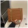 Bolsa de Corrente Lingge Feminina 2024 Primavera Nova Ins Bordado Estilo Ocidental Bolsa Tote Versátil Bolsa de Trabalho