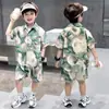 Fatos de Manga Curta para Meninos Primavera e Verão, Roupas de Verão Modernas e Bonitas para Crianças, Roupas Infantis para Meninos, Camisas de Seda Gelada, Conjunto de Duas Peças