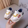 Moda para Niños 2026 Otoño Nuevo Diseño de Tenis de Bloques de Color Modernos, Zapatos Versátiles Diarios para Bebés Niñas Estilo Forrest Gump