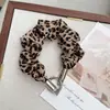 Nova Pulseira de Telefone com Anel Grande Estampa de Leopardo Pulseira de Pulso Anti-Perda Pulseira Curta para Pulso Acessório de Chaveiro de Bolsa Venda por Atacado