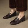 Mocasines de Moda Commuter de Piel de Vaca con Hebilla Metálica de Mariposa Otoño 2025 Tacón Bajo Grueso Punta Redonda Cuero Genuino Escote Profundo Zapatos Individuales para Mujer
