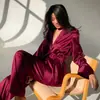 Pijama de Seda Gelo Xadrez Manga Longa Soltinho Conjunto de Duas Peças Roupas de Casa da Moda para Mulheres Primavera 2025 Europeu e Americano