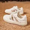 Zapatos Blancos Mujer 2025 Primavera y Otoño Nuevo Estilo para Mujer Pies No Cansados Suela Suave Zapatillas Versátiles ins Calzado Casual de Tabla