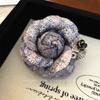 Broche de Camelia de Doble Uso Estilo Chanel para Mujer, Nuevo 2025 Vintage de Alta Gama Flor Tridimensional Accesorio para Abrigo