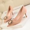 121-21 Zapatos de tacón alto de moda coreana para banquetes, de boca baja, puntiagudos, retro, con hebilla de metal, sexis y delgados, para mujer