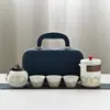 Bolso de Malla y Piel Bicolor con Toque Vintage, Set Completo de Té para Viaje, Set de Regalo Cerámico Portátil para Exteriores, Souvenir