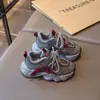 Zapatos de Papá para Niñas 2025 Verano Nuevo Estilo Zapatos de Niño Zapatillas de Suela Blanda Cómodos Zapatos para Correr de Niño Zapatos Casuales
