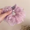 Scrunchie de Estilo Suave para Primavera e Verão para Mulheres com Enfeites de Pérola, Elástico de Cabelo Simples e Moderno, Acessório de Cabelo Elegante