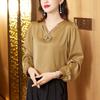 Camisa Botonada Estilo Chinês para Mulheres Primavera 2024 Nova Blusa de Cetim de Manga Comprida Estilo Retrô Ocidental Camisa Pequena para Mães de Meia-Idade