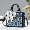 Bolso de Mujer 2026 Moda Trendy Europea y Americana Bolso de Mano con Bufanda de Seda Bolso Tote Simple Gran Capacidad para Viajes Diarios Hombro Único Cruzado Bolso de Mujer