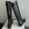 Botas largas cuadradas de piel de vaca genuina para mujer, tacón grueso, botas de jinete petite, hebilla de cinturón, botas altas planas largas