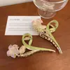 Pinza Grande para el Cabello con Flor de Lirio de Aspecto de Alta Gama, Linda Pinza de Tiburón para Mujer, Accesorio para el Cabello para la Parte Posterior de la Cabeza