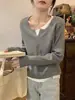 Suéter falso de dos piezas suéter para mujer primavera, otoño e invierno camisa de base cuello abierto francés clavícula chic suave pegajoso top interior
