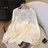 Camiseta base estilo nacional con chaleco interior de manga larga bordada para mujer, nuevo diseño de primavera, top de estilo chino nuevo