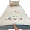 Sábana bajera ajustada acolchada de algodón arrugado pieza única protector de colchón de cobertura total juego de tres piezas juego de sábanas bordadas para cama de dormitorio estudiantil