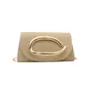 Bolsa de Palha Tecida de Luxo para Mulheres 2026 Novo Estilo Bolsa Quadrada Pequena com Fivela de Metal Bolsa de Banquete Festa de Luxo Leve