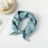 Lenço Quadrado Pequeno 58 Algodão Puro Azul Paisley Lenço de Seda Versátil Estampa Floral Lenço Fino para Pescoço Lenço para Mulheres Atacado