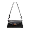 Bolso de mano elegante y atractivo para mujer, un bolso cuadrado pequeño, nueva colección otoño 2026, moderno y a la moda, diseño simple, un bolso de hombro o de axila de nicho