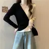 Suéter de punto base con cuello en V de tela de terciopelo Andi para mujer, prenda interior de otoño, que oculta el abdomen, top irregular elegante