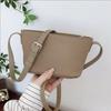 Bolsa Saco de Design de Nicho Transfronteiriço com Textura de Pedrinhas para Mulheres 2025 Nova Tendência da Moda Bolsa de Ombro Único Transversal de Cor Sólida