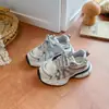 Tênis esportivo masculino, novo modelo 2026, tênis de corrida infantil, unissex, leve, antiderrapante, versátil, tênis estilo "dad shoes" para meninos