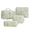Bolsa de Maquillaje Acolchada Súper Nueva de Gran Capacidad Juego Floral de Cuatro Piezas Bolsa de Almacenamiento Neceser Interior de Algodón para Lápices Ins Viaje