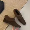 Zapatos peludos de nuevo estilo, planos de punta fina retro franceses de nicho, cálidos y forrados de felpa para otoño e invierno