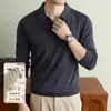 Suéter de lana y seda para hombre en un estilo clásico y discreto, nueva colección otoño/invierno 2026, business casual, con cuello de gaviota, adecuado como capa base