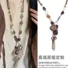 Collar Colgante de Flor de Cerámica Incrustada de Diamantes, Cadena para Clavícula Estilo Festivo de Nicho, Joyería de Gama Alta Moderna y Elegante al por Mayor para Mujeres