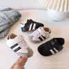 Zapatos para Bebé 2025 Estilo Otoño e Invierno para Bebés de 1 Año Niños y Niñas Zapatos de Princesa para Niños Pequeños Suela Suave Versátiles para Bebés de 0 a 12 Meses