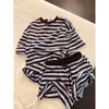 Pijama a rayas de bloques de color estilo coreano para mujer, nuevo modelo de verano, shorts de manga corta de corte holgado, ropa cómoda para el hogar, traje casual para usar al aire libre