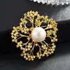 Atmósfera de moda versión coreana de broche de circón para mujer accesorios de Camelia prendedor de corsage accesorios para traje fabricantes venta al por mayor