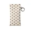 Bolsa de pendurar para armazenamento de óculos de sol com bolinhas, pano para lentes, clipe de mola, estojo de óculos portátil, bolsa de couro pendurável para armazenamento de óculos