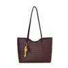 Bolsa de palha trançada vintage para mulheres, bolsa de ombro com grande capacidade, bolsa simples para o dia a dia da mulher, acessório de moda atacado
