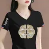 Camiseta de manga corta para mujer de comercio exterior transfronterizo con excedente, marca, con diseño estampado, top moderno de cuello en V para madres