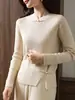 Suéter de Lã Tricotado de Alta Qualidade Outono/Inverno 2026 Novo Estilo Chinês com Botões e Gola Alta para Mulheres, Suéter Básico Retrô de Caimento Justo