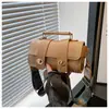 Bolsa Pequena Vintage Feminina 2024 Nova Elegante Portátil Boston Bolsa Elegante Distintivo Ombro Moderno Crossbody Cilíndrica