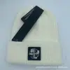 Sombreros de Otoño e Invierno Comercio Electrónico Transfronterizo Sombreros de Punto para Hombres y Mujeres Ropa de Trabajo Casual Europea y Americana Sombreros Cálidos para el Frío Sombreros de Lana Bordados con Letras